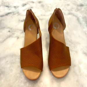 Wedge heel Size 7 Camel Brown shoe